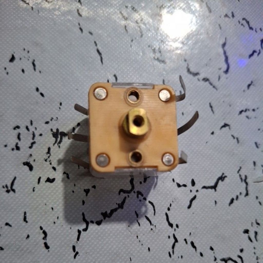 varco radio AM FM 2cm