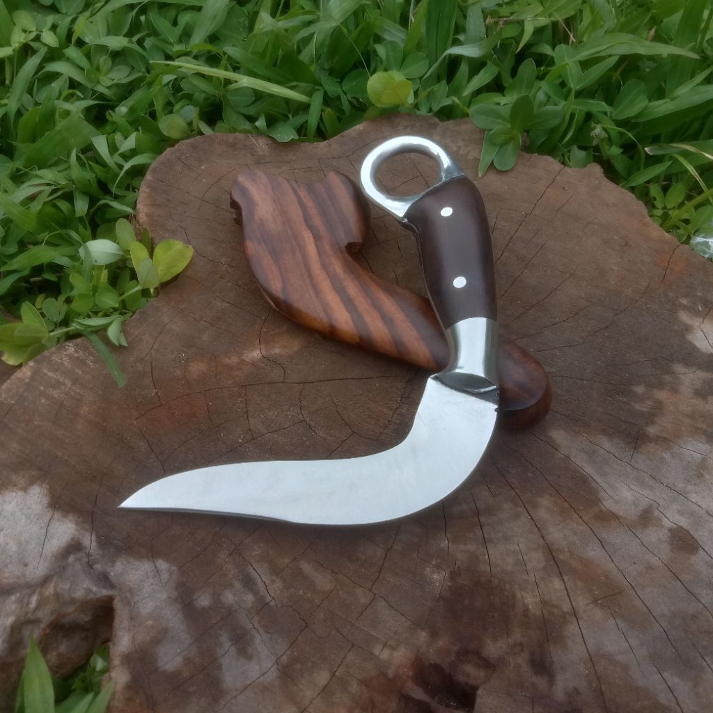 Kerambit Minang Bahan Baja Per Sarung Kayu Sonokeling