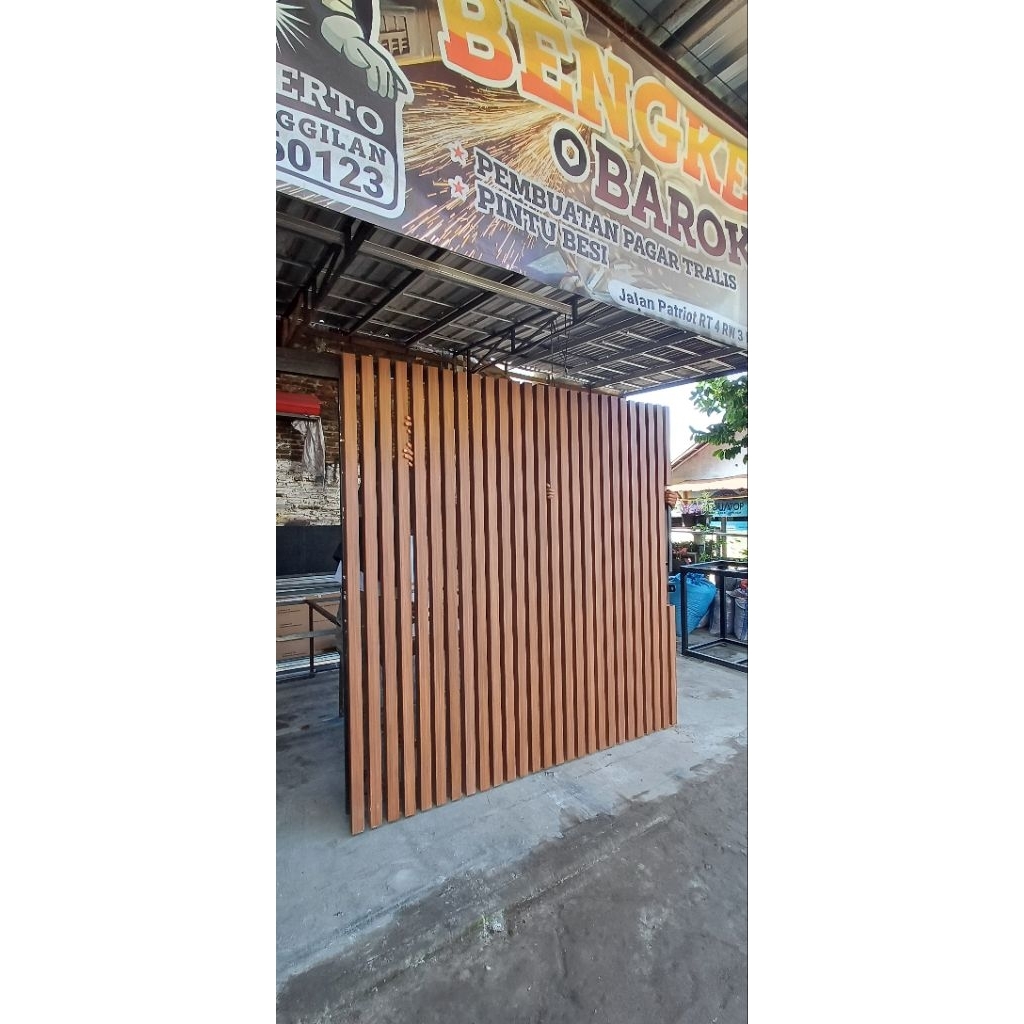 Pintu Pagar Rumah Pintu WPC Estetik