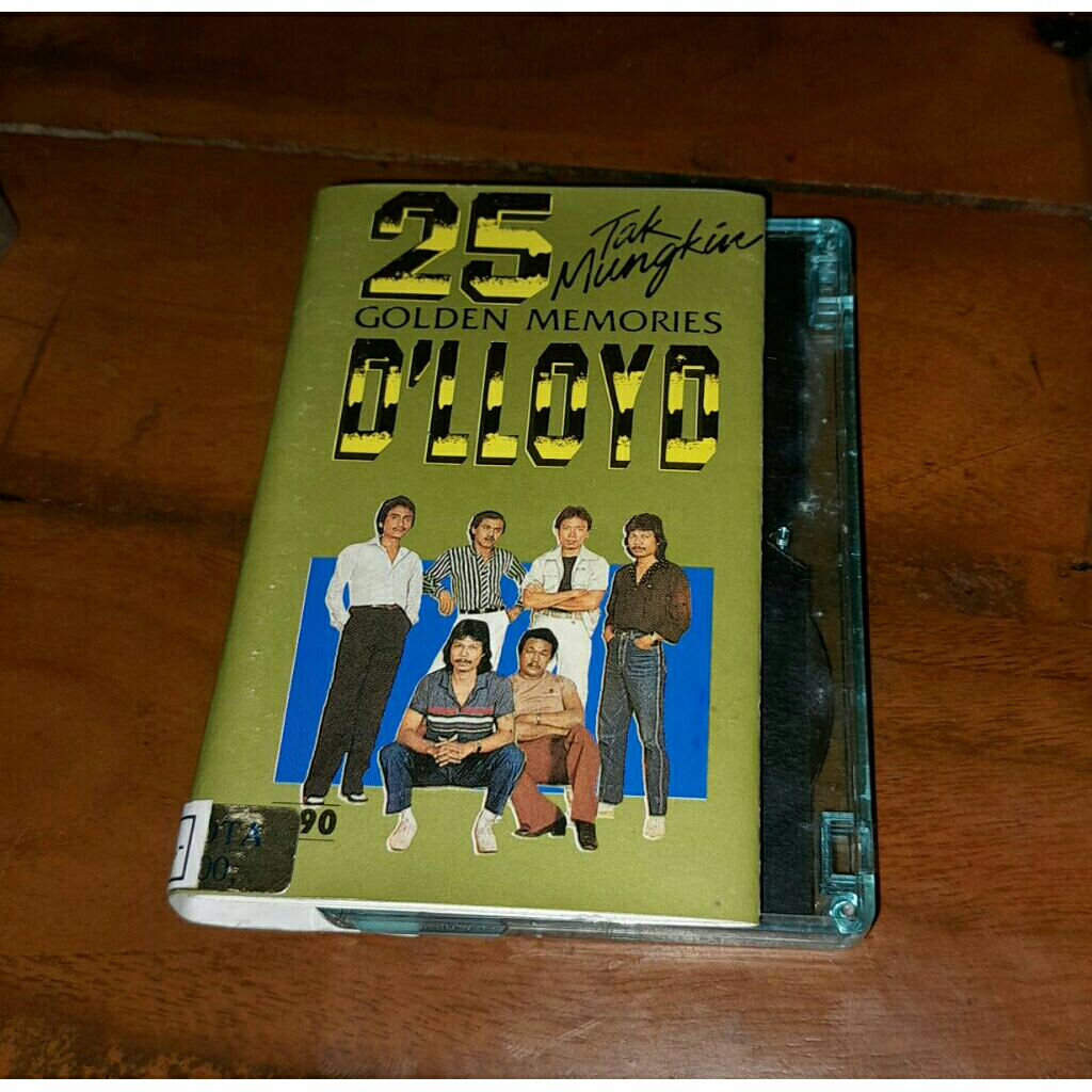 Kaset pita D'lloyd Golden Memories