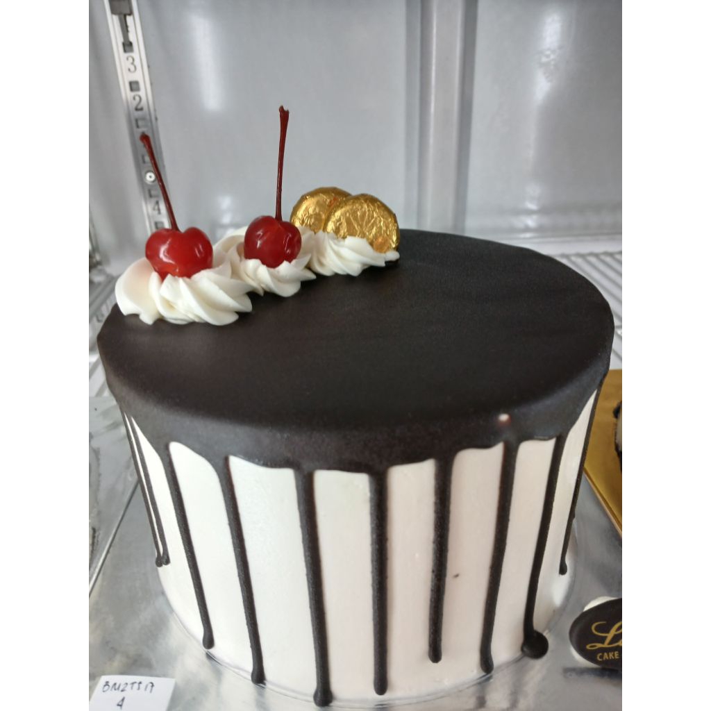Kue Ulang Tahun Black Forest Siram Coklat