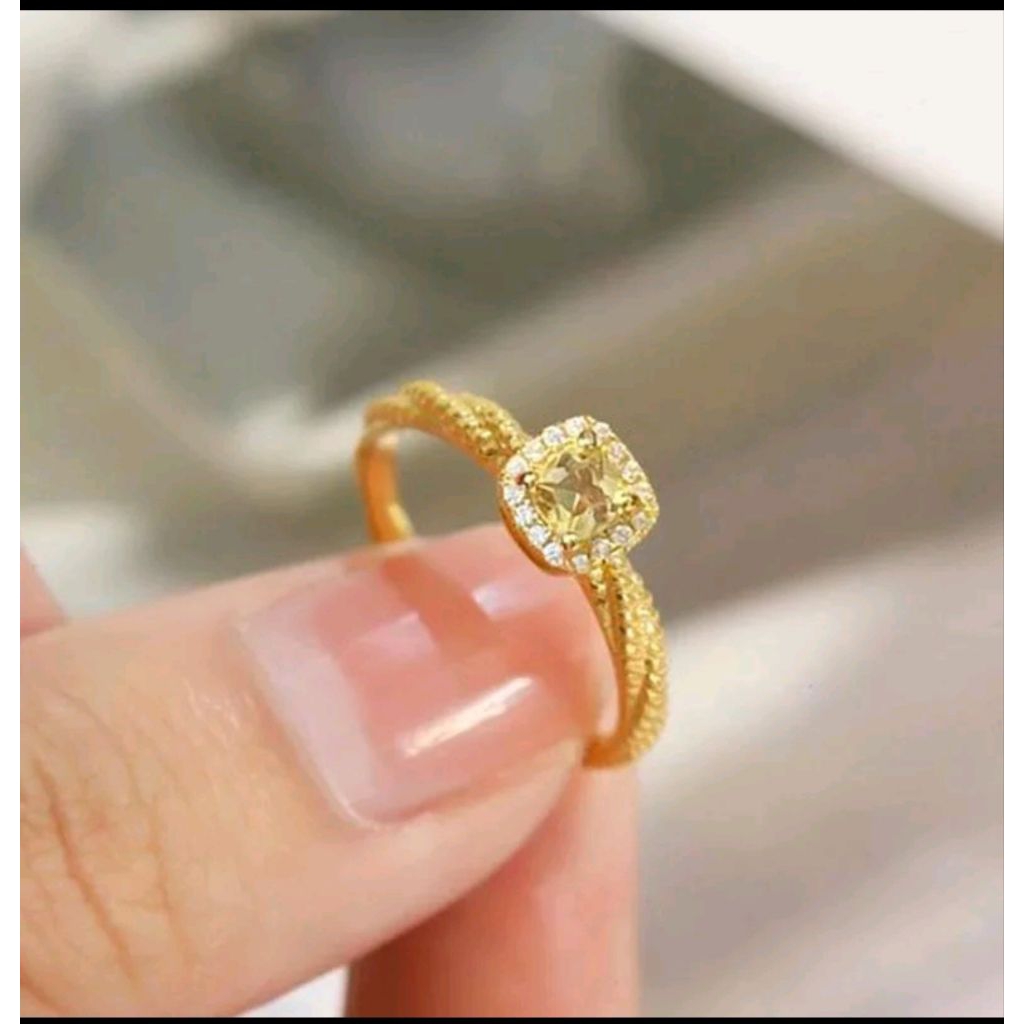 cincin titaniyum wanita emas model tali batu permata kuning