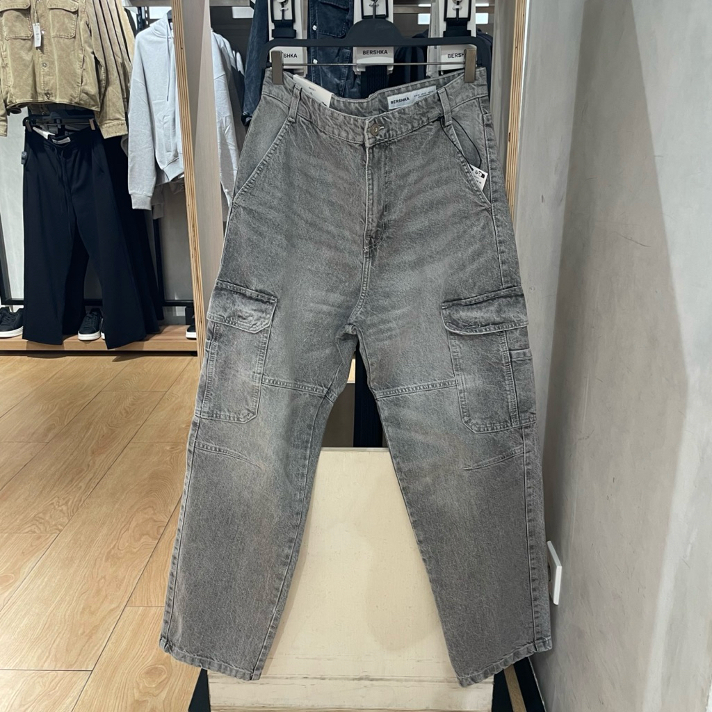 Jeans Baggy Cargo BERSHKA MEN Jastip (jasa titip)