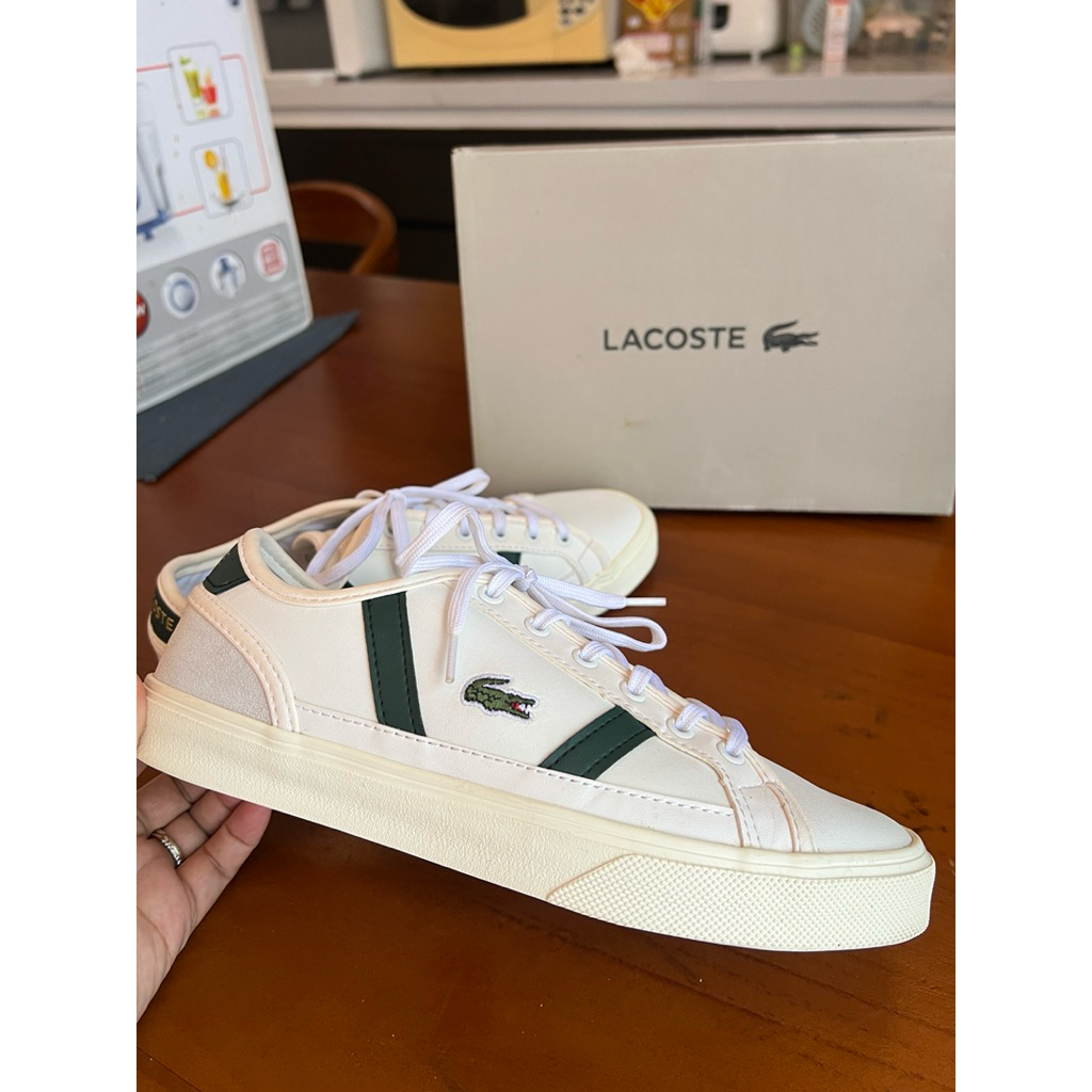 Preloved Sepatu LACOSTE 1000% original like new 