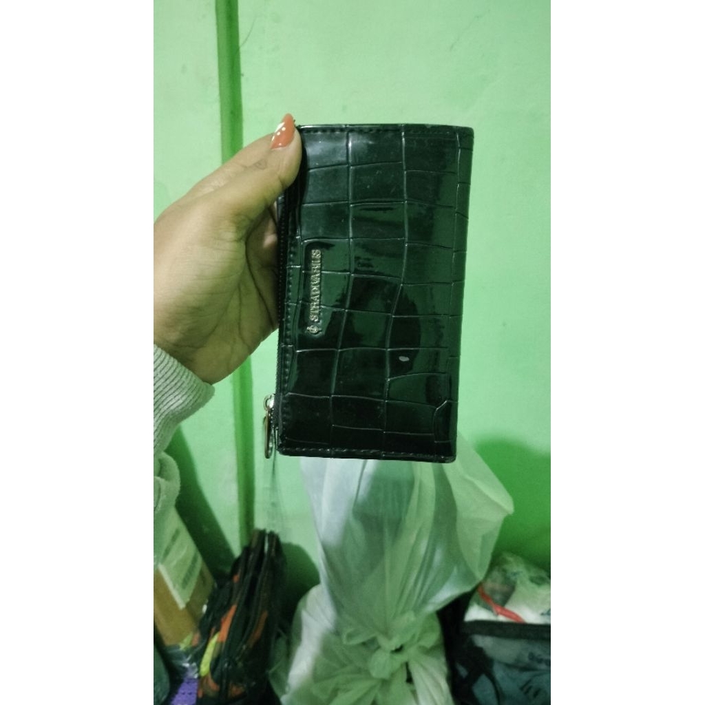 Dompet Stradivarius Hitam (Preloved Minus)