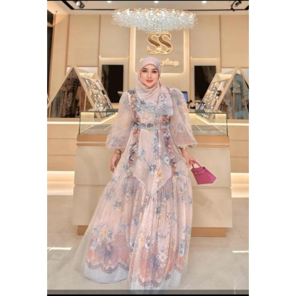 Dress store Shellasaukia