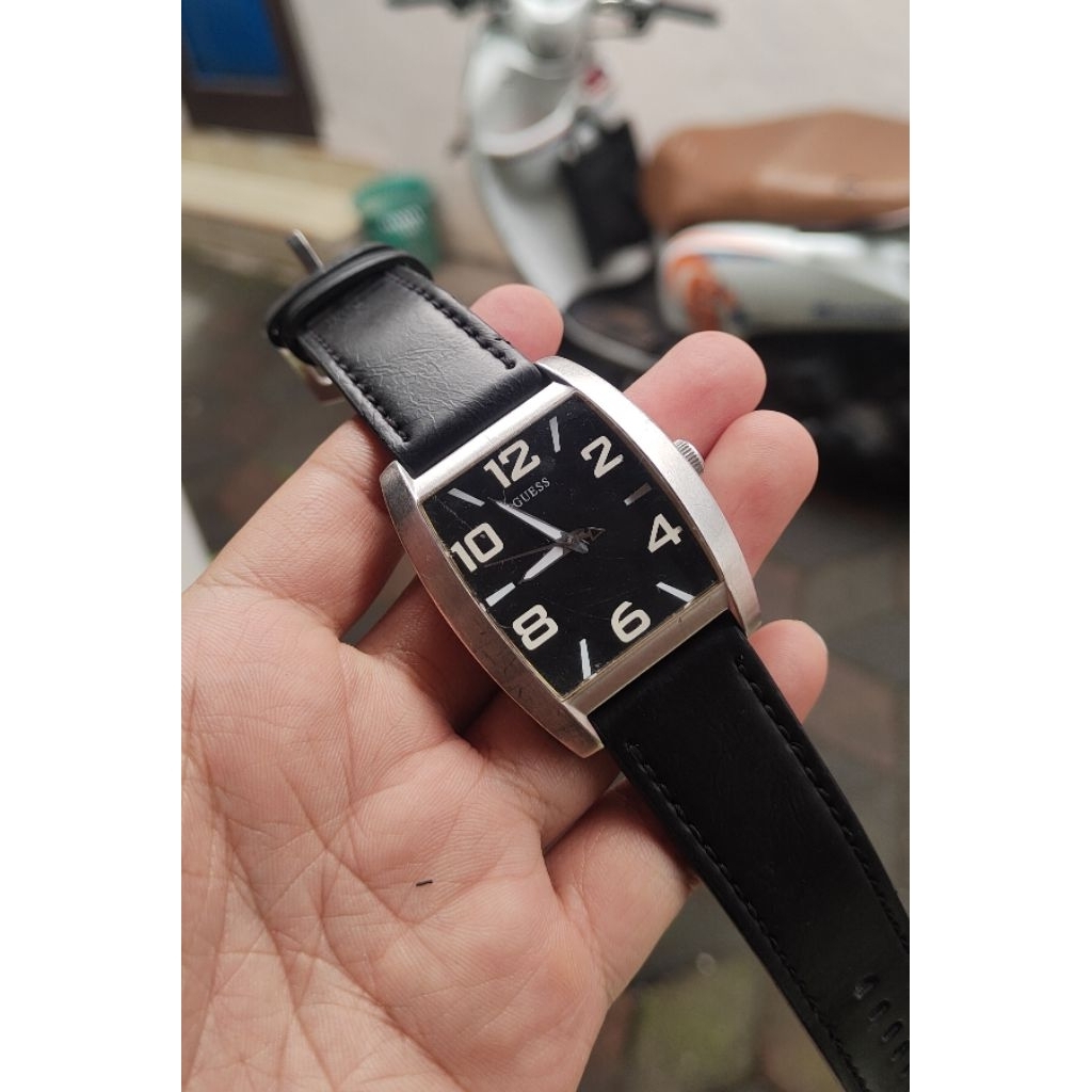 jam tangan original Guess pria second bekas preloved