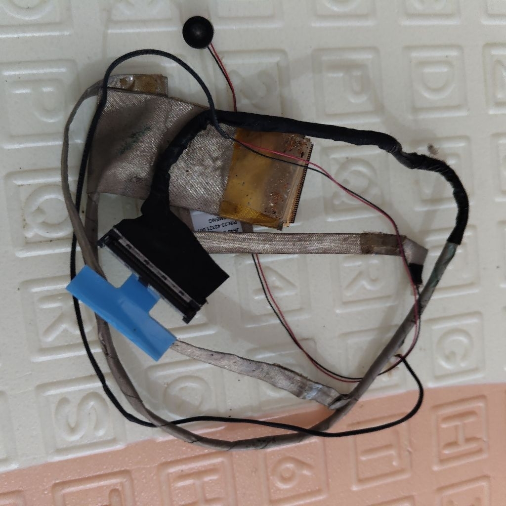 fleksibel flexsibel lcd laptop ACER 4741