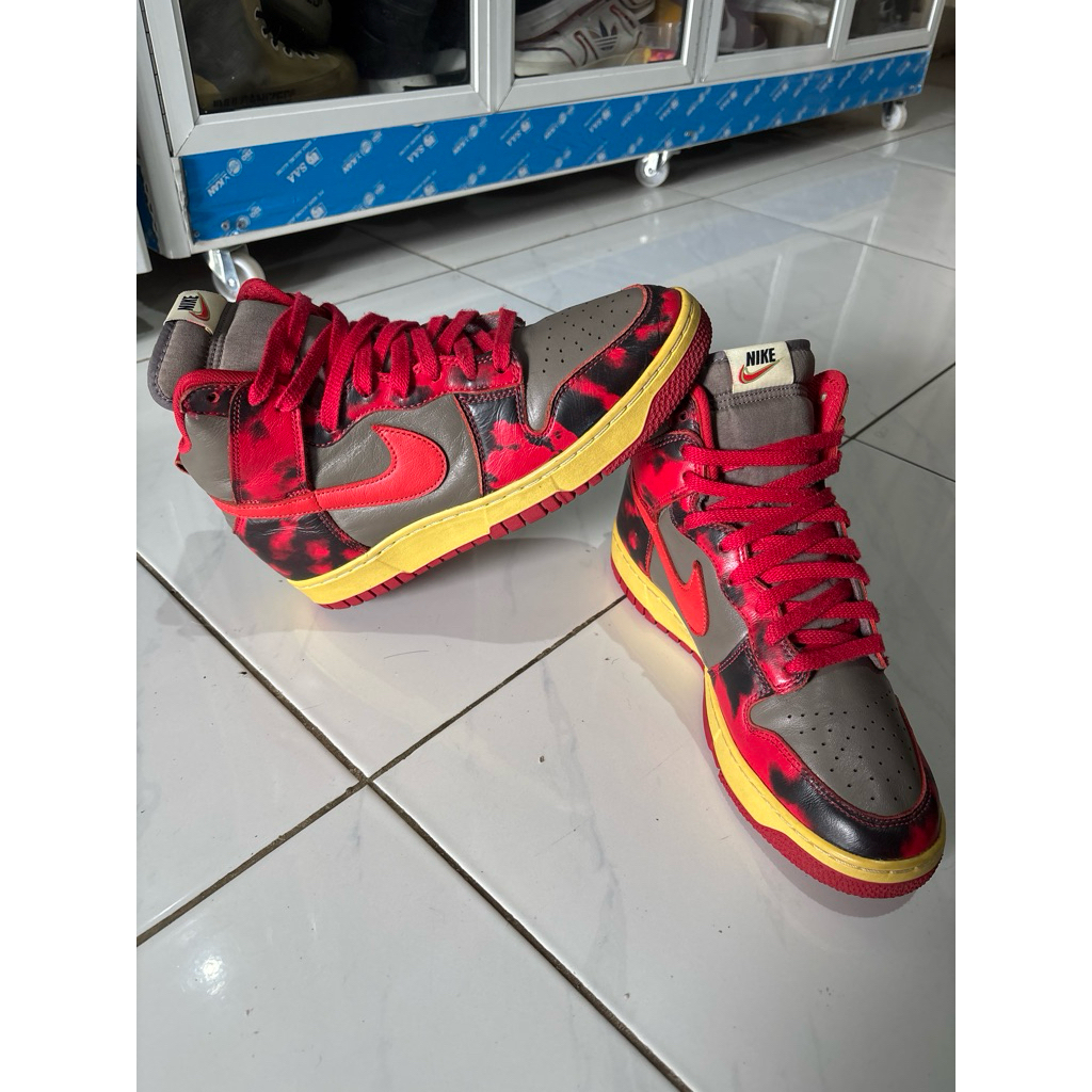 Nike Dunk High 1985 Red Acid Wash - size 42/265