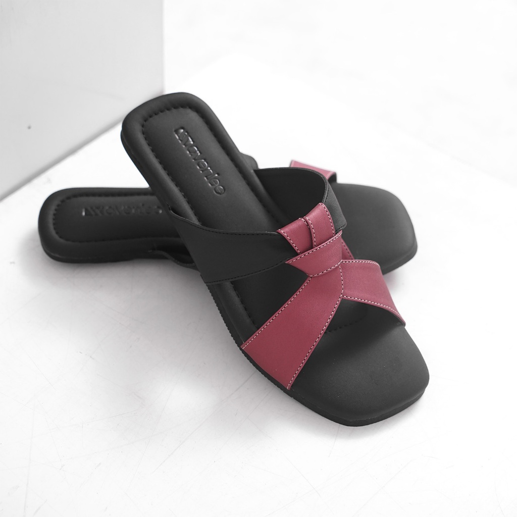 Avenlee Naya - Sandal Flat Empuk Wanita Kekinian Anti Slip Kasual Trendy