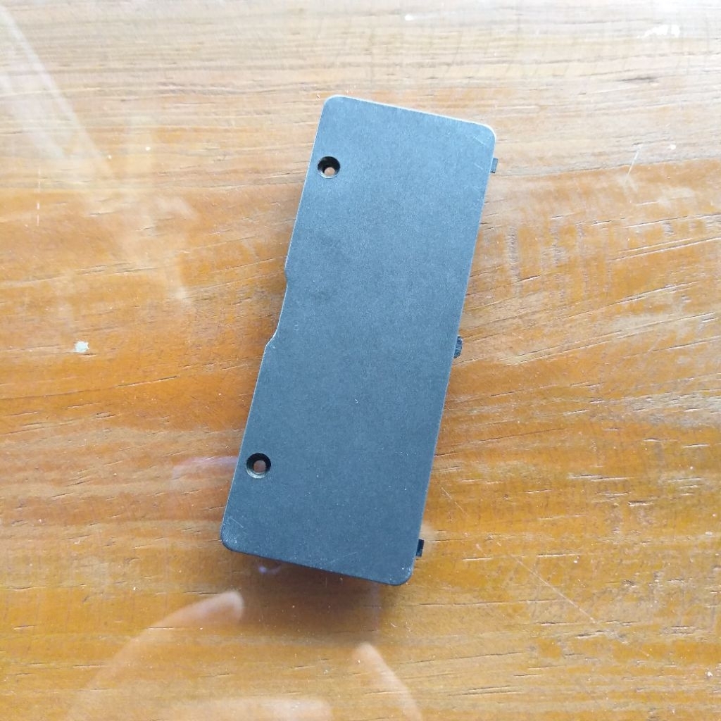 tutup SSD laptop Axioo slimbook 14A