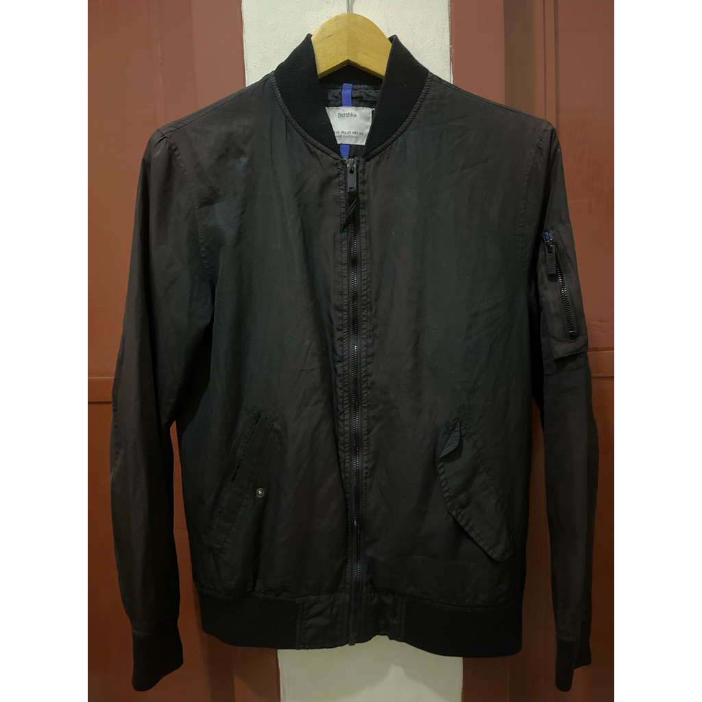 PRELOVED TERMURAH JAKET BERSHKA PAKAIAN WANITA PRIA JAKET