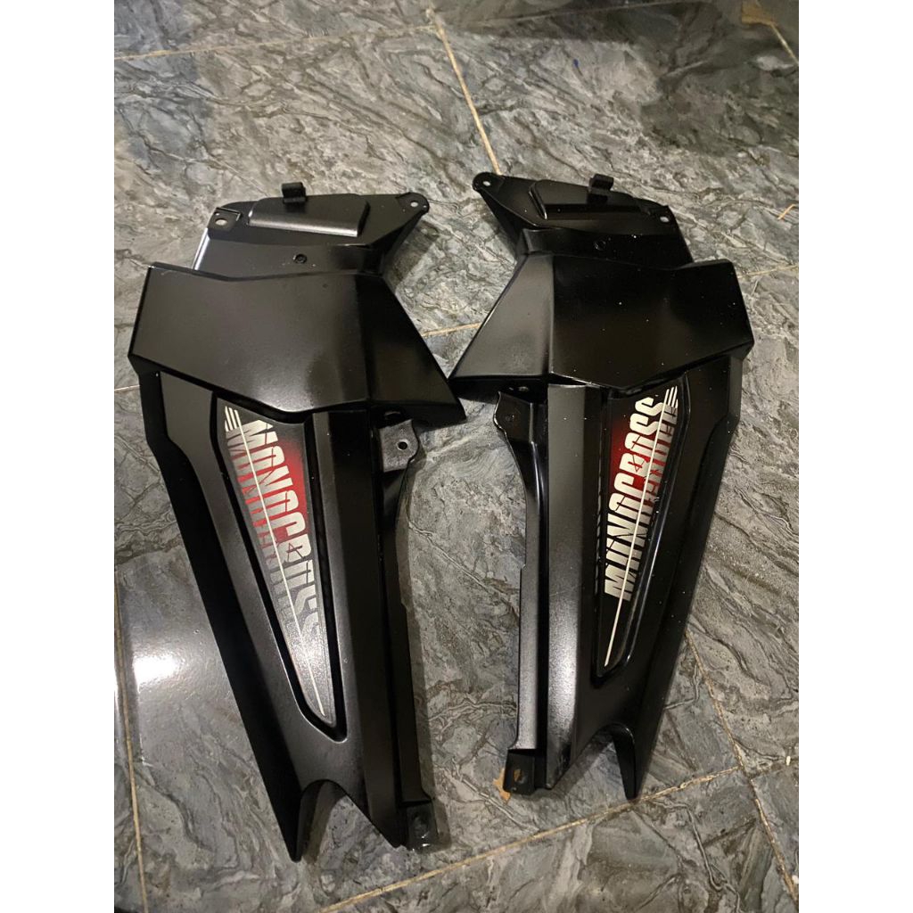 Body Tengah Tutup Aki Yamaha Byson ORI Seken Copotan Motor Set Kanan Kiri Body Tengah Tutup Aki Yama