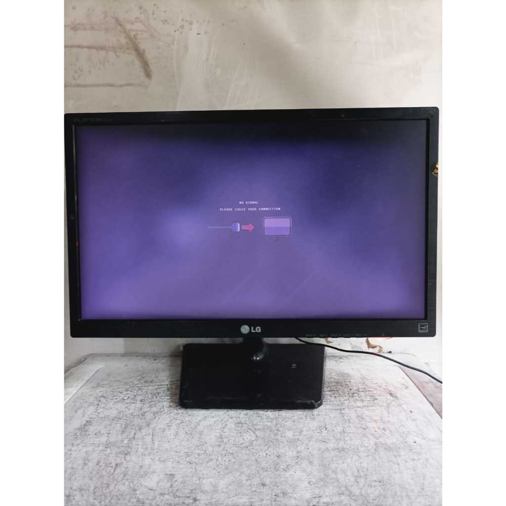 lcd monitor lg  flatron e2242ta 22inch kondisi layar berembun