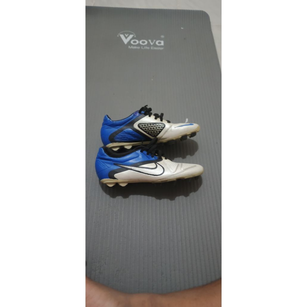 sepatu sepak bola nike ctr 360