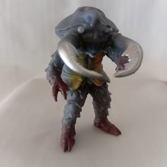 Mainan Action Figure Monster Ultraman