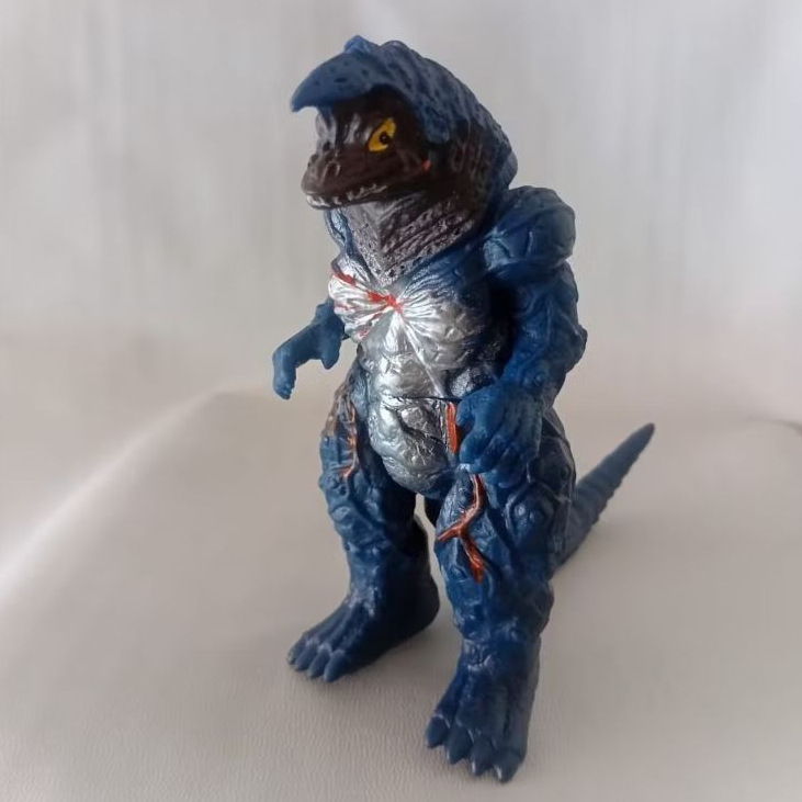 Mainan Action Figure Monster Ultraman
