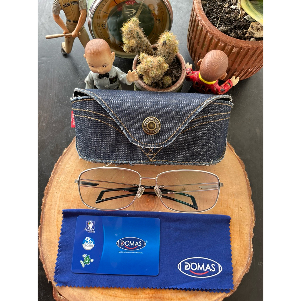 Vintage sunglasses 90's Brand: LEVI'S Size: 63-15-125mm Full tag logo brand, tag logo brand ukiran s