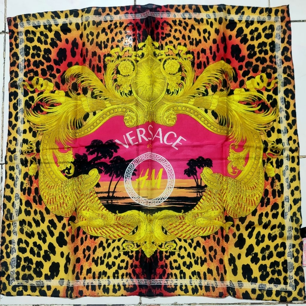 Preloved Vrsace for HM Rare Women Silk Scarves Leopard  Print Luxury Gold  Scarf Syal Wanita