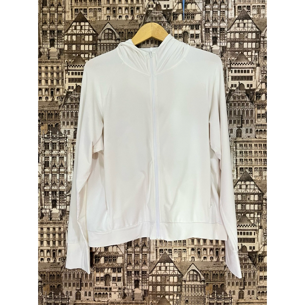 Preloved Atasan Uniqlo AIRism_Broken White