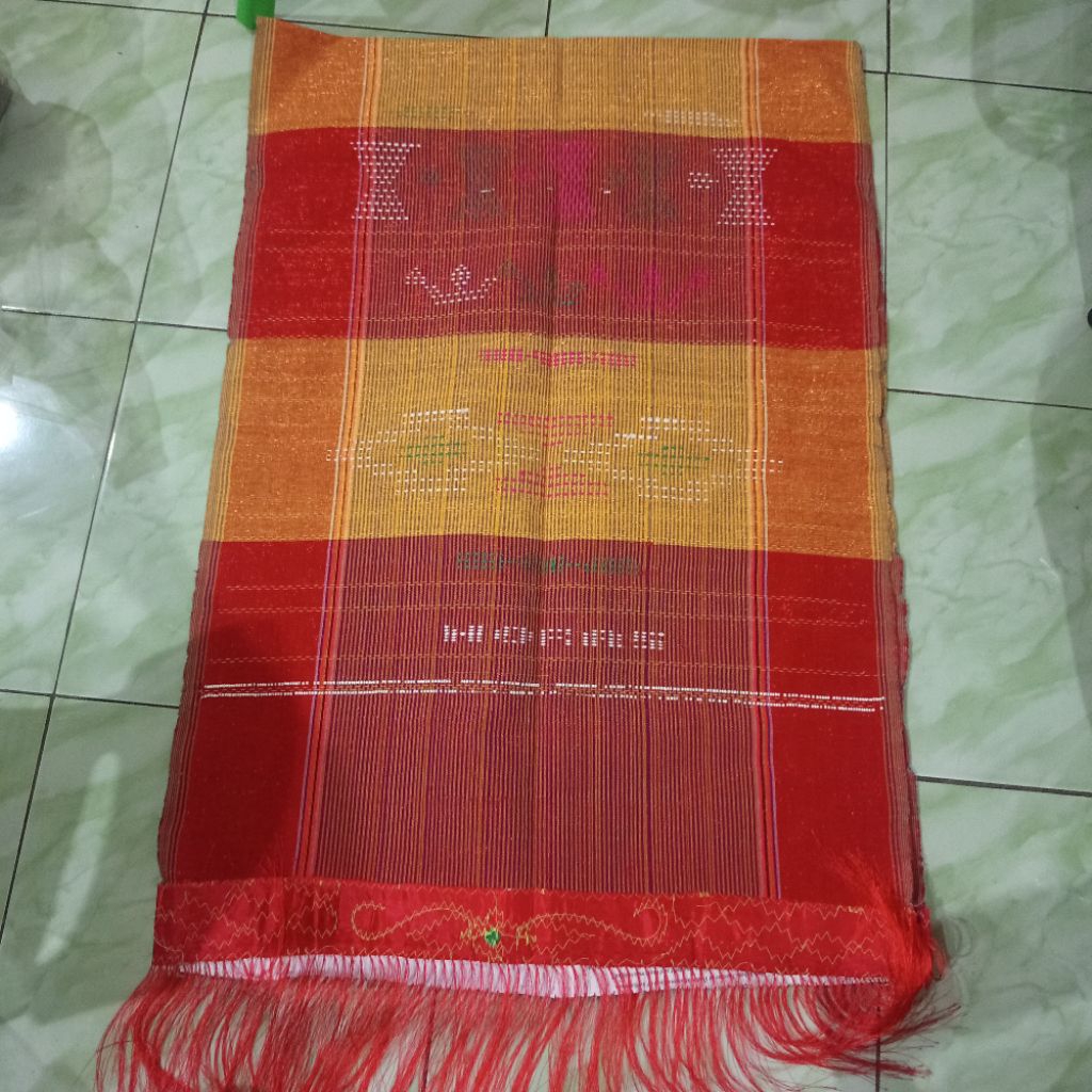 ulos batak toba | ulos mengayunkan bere|ulos tulang mengayunkan bere