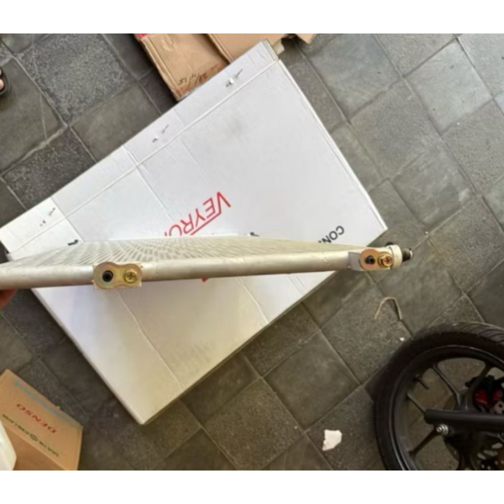 Condensor Kondensor Mobilio Brv