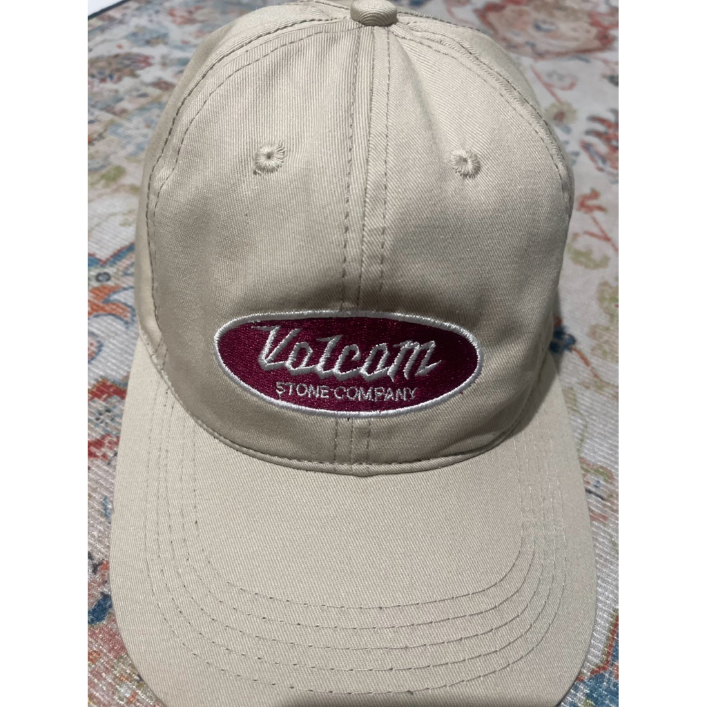 topi volcom tag cut