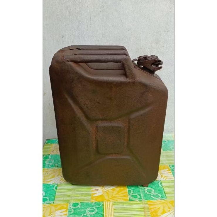 jerigen besi jeep lawas jadul vintage