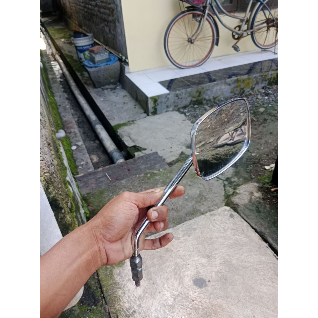 Spion kanan vespa matic S iget original second