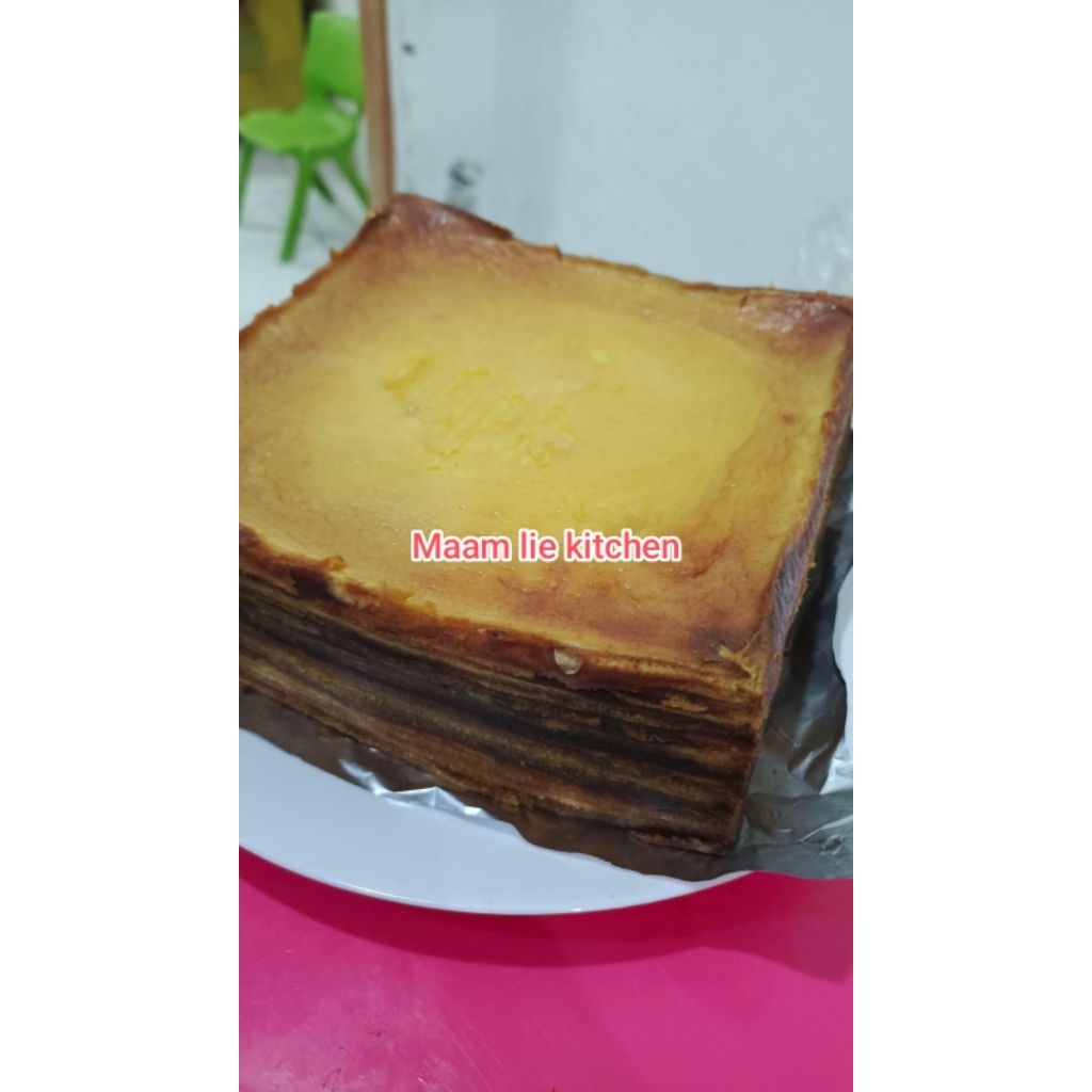 Lapis legit pandan / lapis kalimantan.