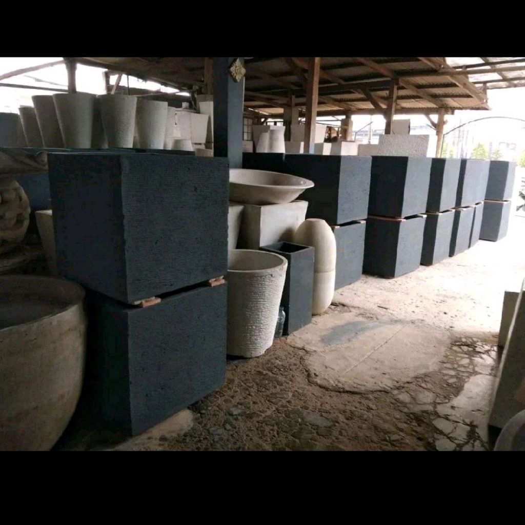 Pot Teraso Terrazzo Tipe Kotak Hitam