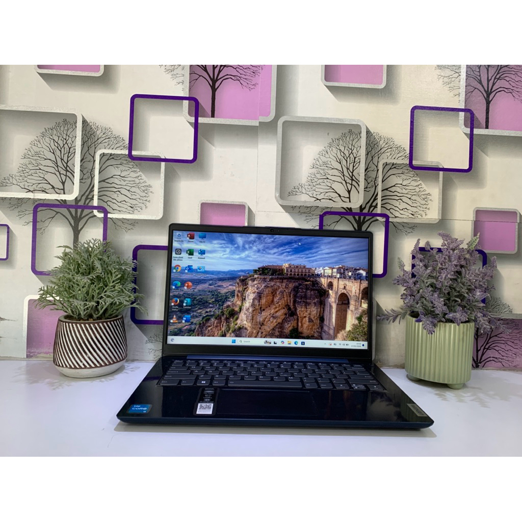 LENOVO Ideapad slim 3 82RJ   (second)  12 th Gen Intel(R) core(TM) i3-1215U