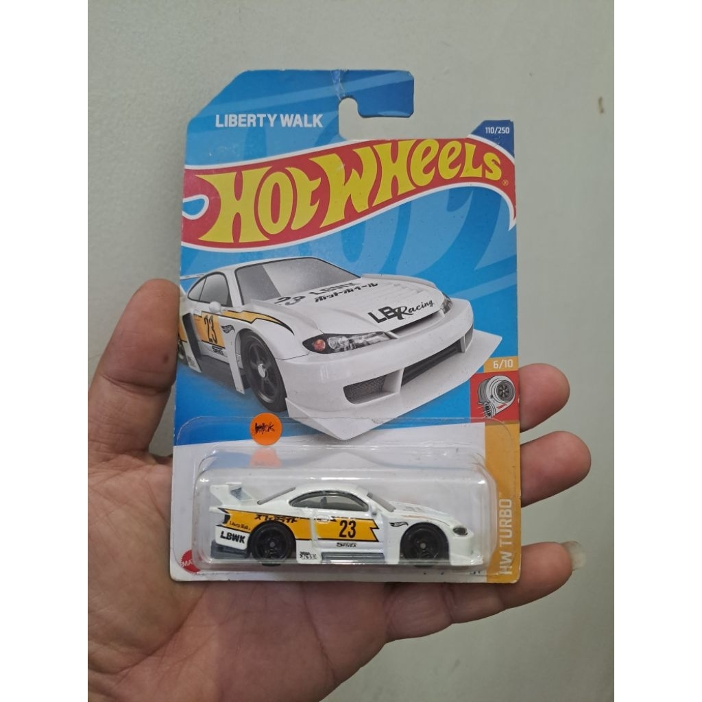 Hot Wheels LBWK Nissan Silvia S15