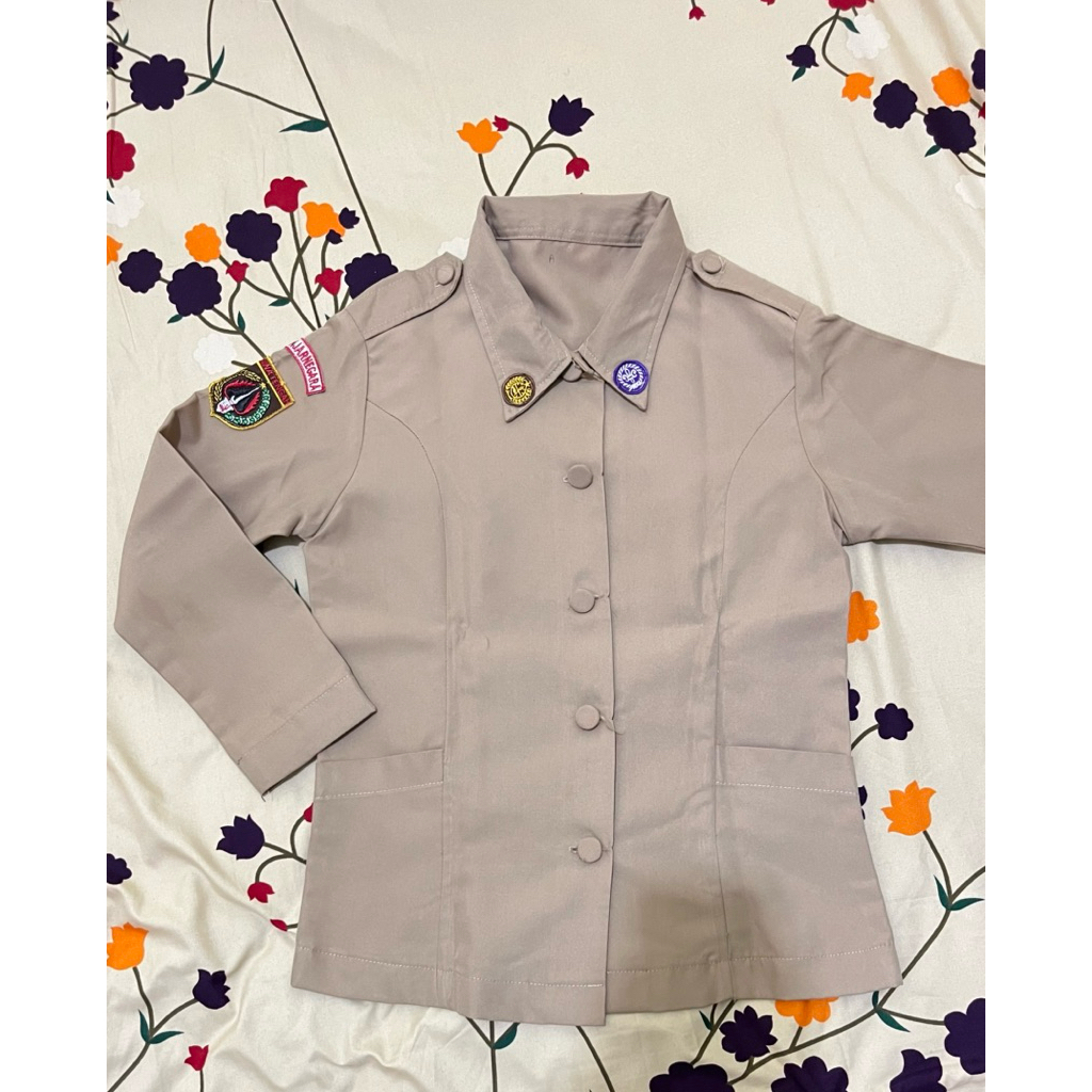 baju pramuka crop
