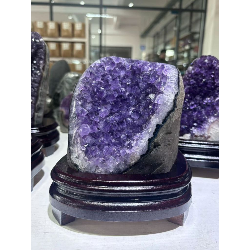 Amethyst Geode Uruguay / Brazil Original - Bongkahan Batu Kristal Kecubung Ungu Alami + Tatakan Kayu
