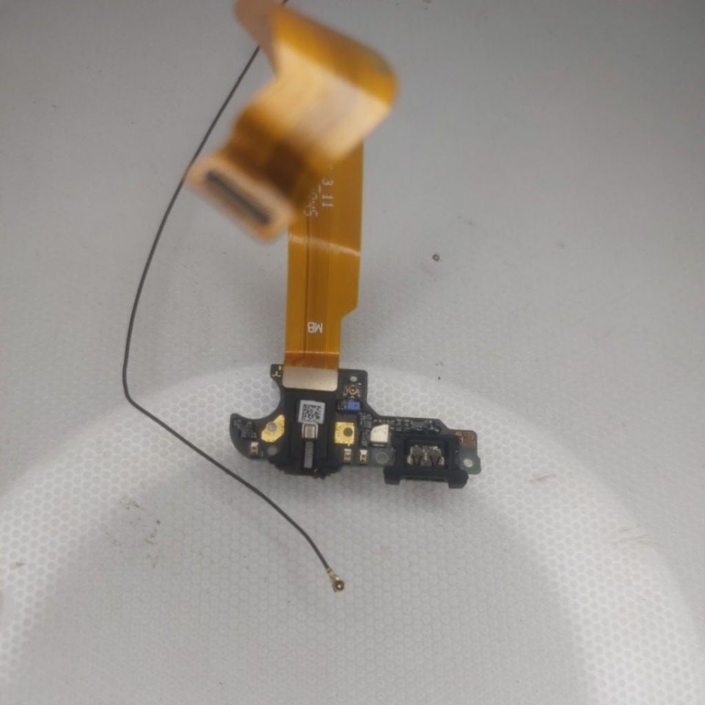 PAPAN CHARGER OPPO A5S BEKAS COPOTAN