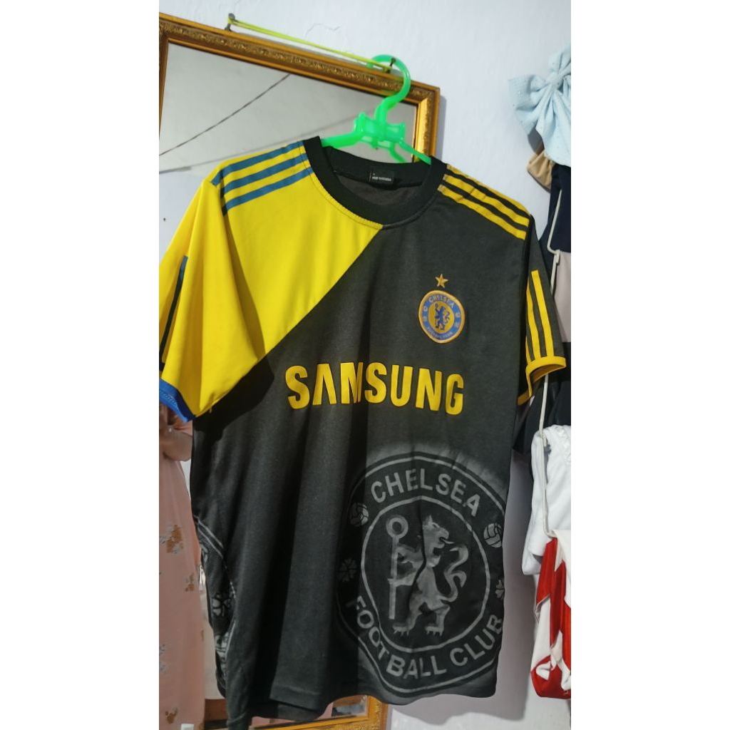 PRELOVED Kaos Jersey Bola Chelsea Hitam Kuning-Lengan Pendek