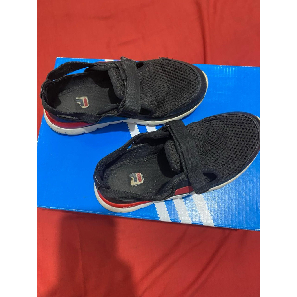 Sepatu Anak FILA Original Size 32 Insole 20cm Warna Hitam Preloved Pribadi / Second