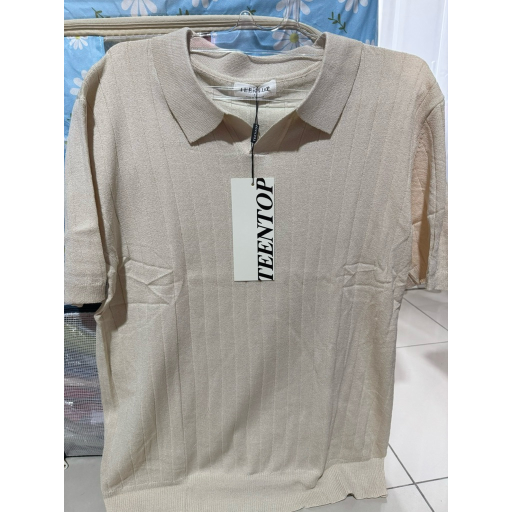 Kaos berkerah pria premium Bangkok (BKK) brand Teen Top / Teentop, bahan rajut, warna cream