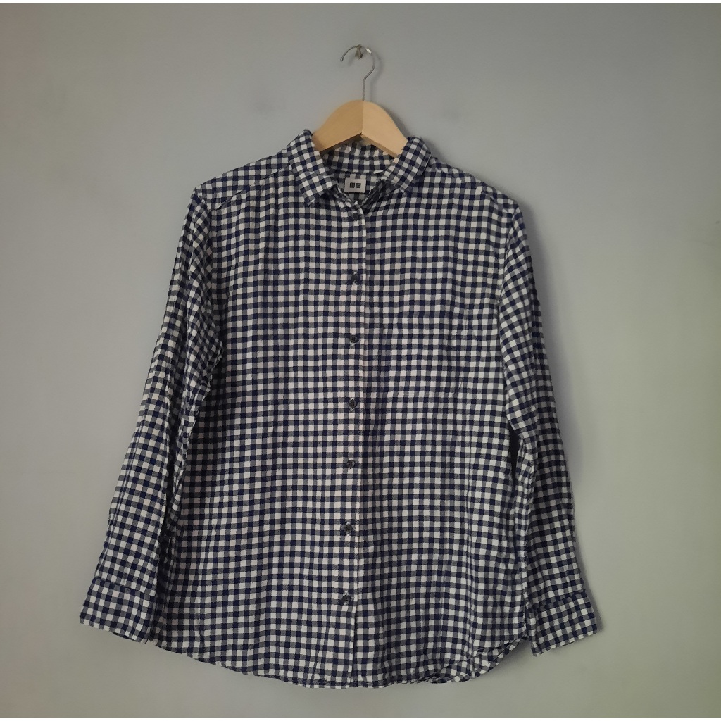 Preloved Kemeja Kasual Wanita/Pria Uniqlo Motif Kotak-kotak