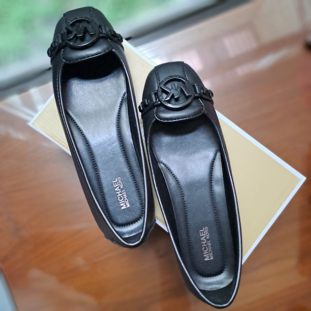 SEPATU WANITA MK FULTON FULL BLACK SIZE 7 DAN 7.5/FLAT SHOES