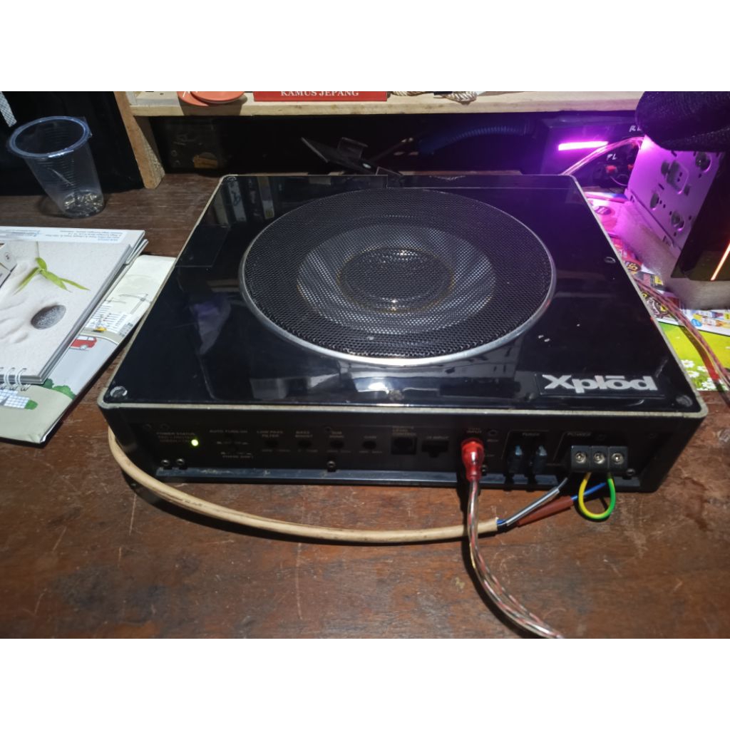 Subwoofer kolong Xplod 8" 600 watt