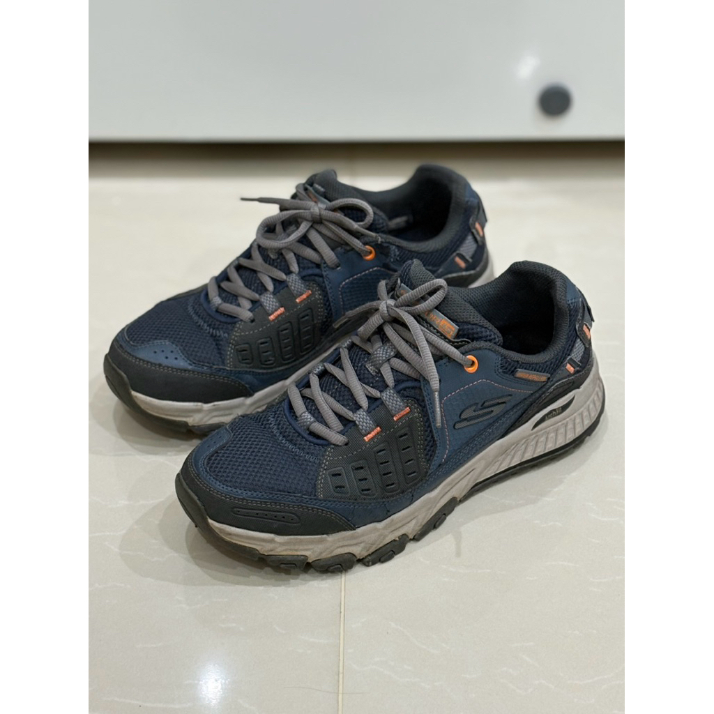 PRELOVED - SKECHERS / ORIGINAL / Archfit / Empuk / Nyaman / Comfy  / Sepatu / Sneaker / Daily / Work