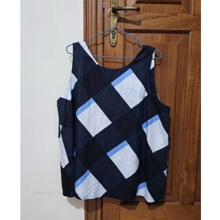 Tank top baju kutungan Preloved branded merk crossed label ori size XL warna kotak-kotak biru navy-p