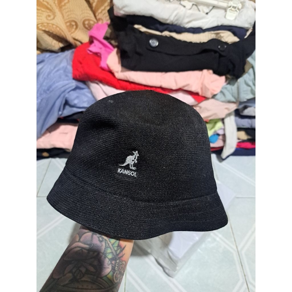 PRELOVED BUCKET ANAK KANGOL TROPIC CASUAL