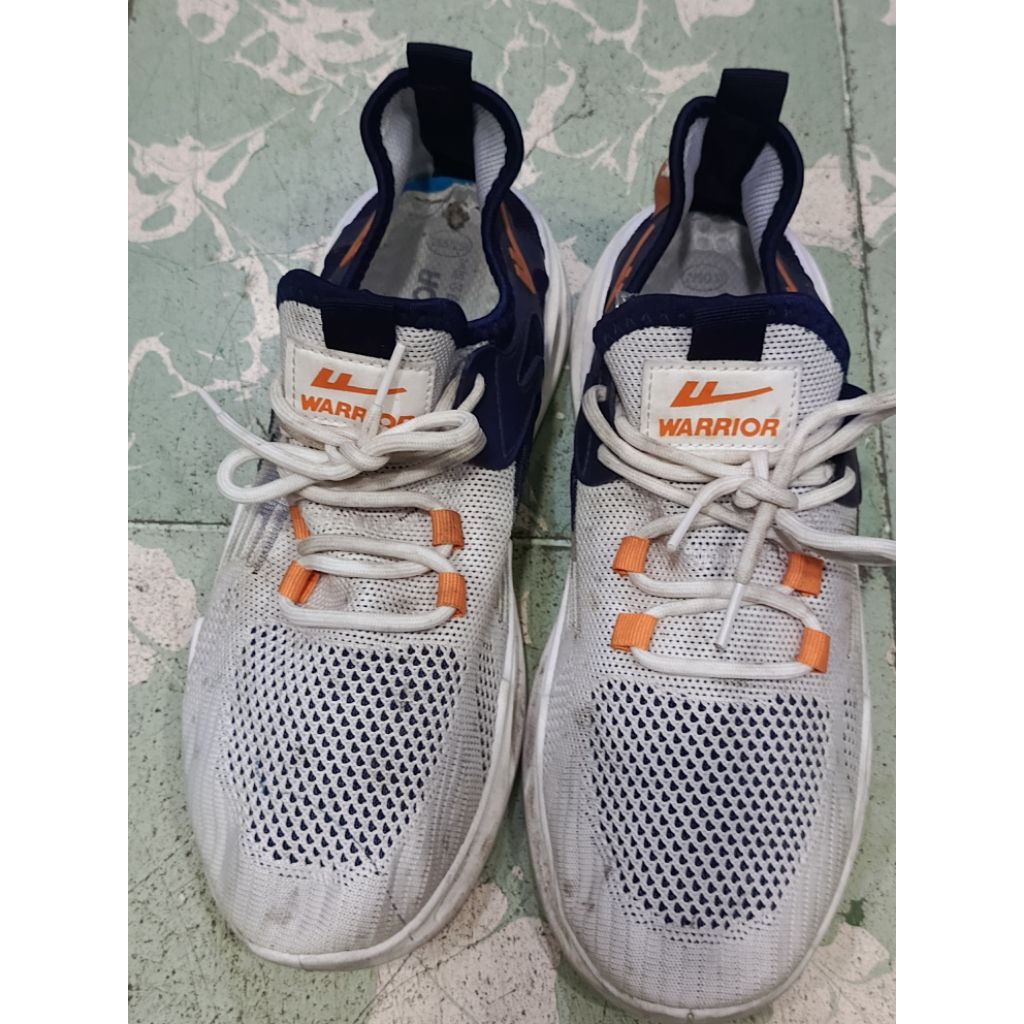 sepatu pria warrior (43)