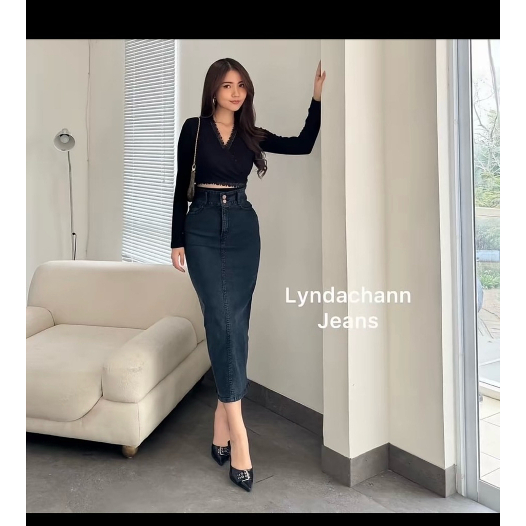 Preloved Rok span levis hitam size 27