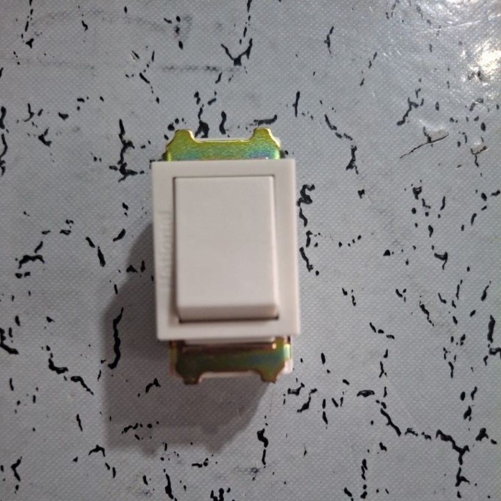 national sakelar hotel WNJ 5002-701