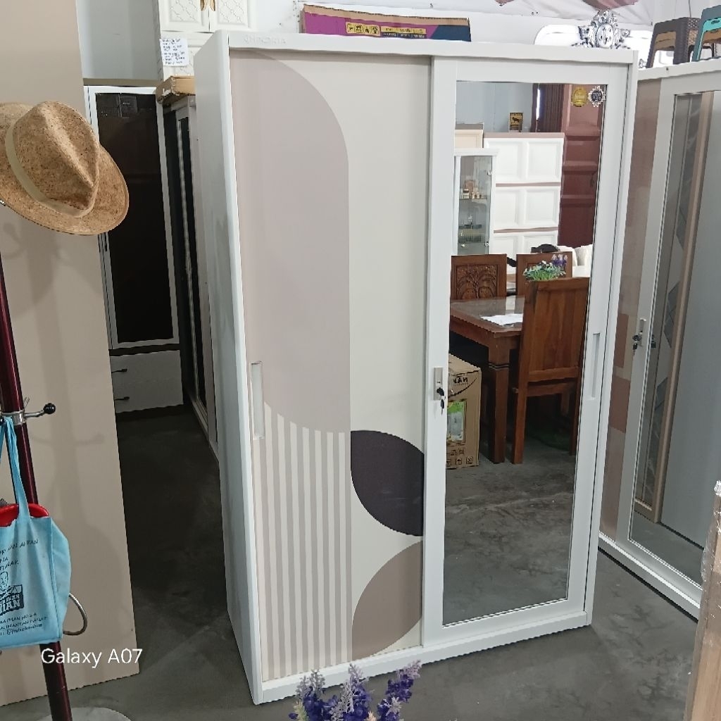 Lemari pakaian besi 2 pintu sliding Importa