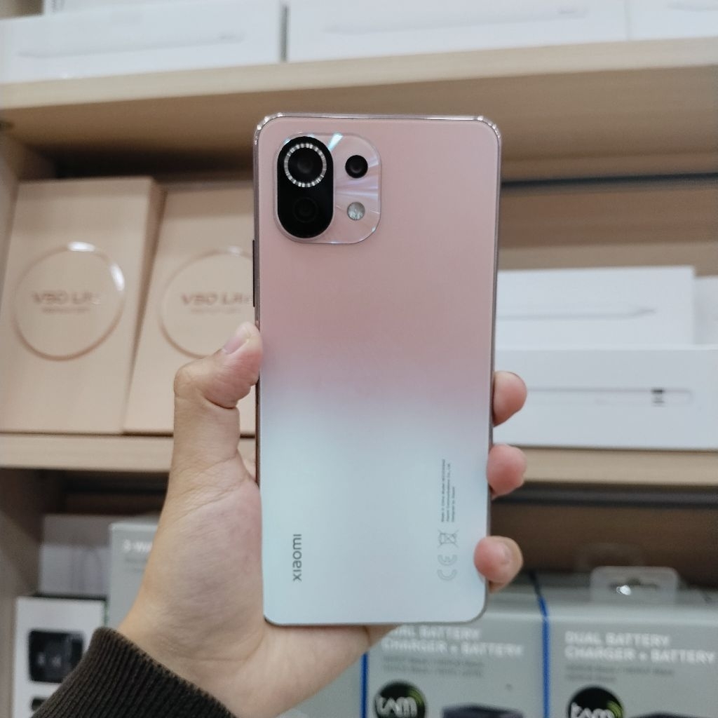 XIAOMI 11 LITE  8/128 XIOAMI 11 LITE  8/128 SECOND BEKAS GARANSI RESMI